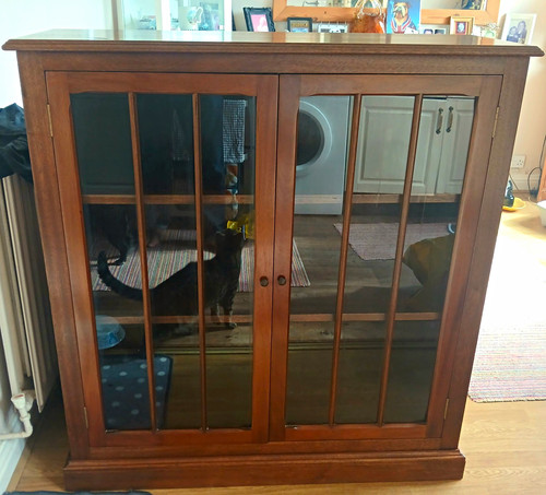 Wood glass brown display - &,