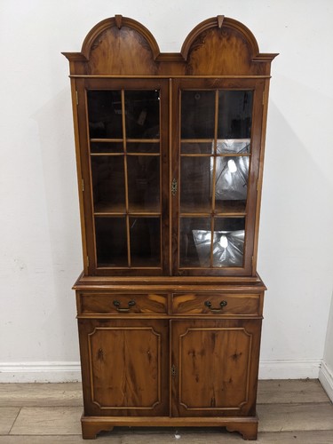 Display cabinet pine - display, veneer