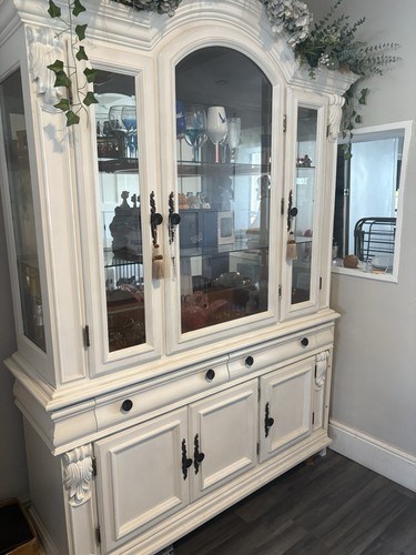 Large display cabinet with - display,
